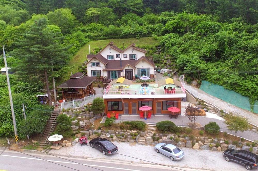 Hongcheon Flowering Hill Pension Exterior foto